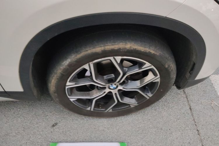 宝马X1 2020款 sDrive20Li 尊享型车身外观10