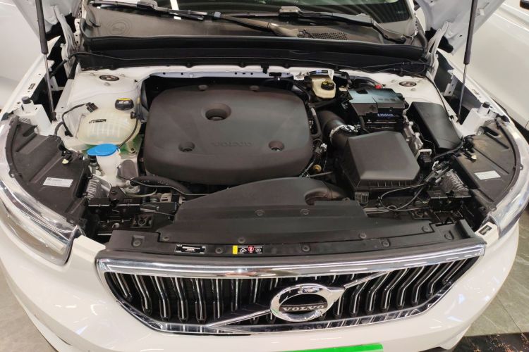 沃尔沃XC40 2022款 T4 四驱智远豪华版机舱底盘24