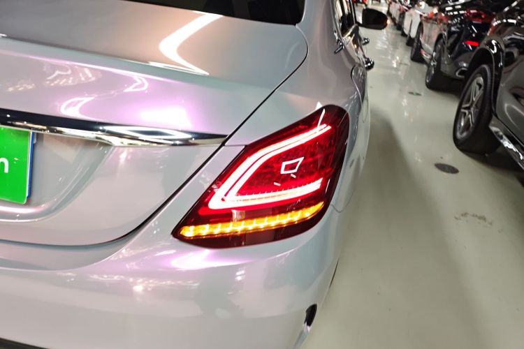 奔驰C级 2021款 C 260 L 运动版车身外观9