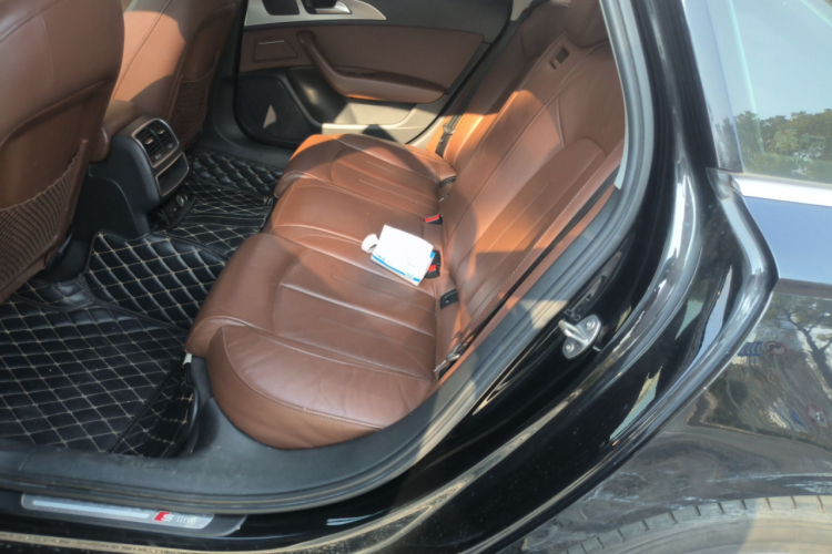 奥迪A6L 2018款 35 TFSI 典藏版中控内饰21