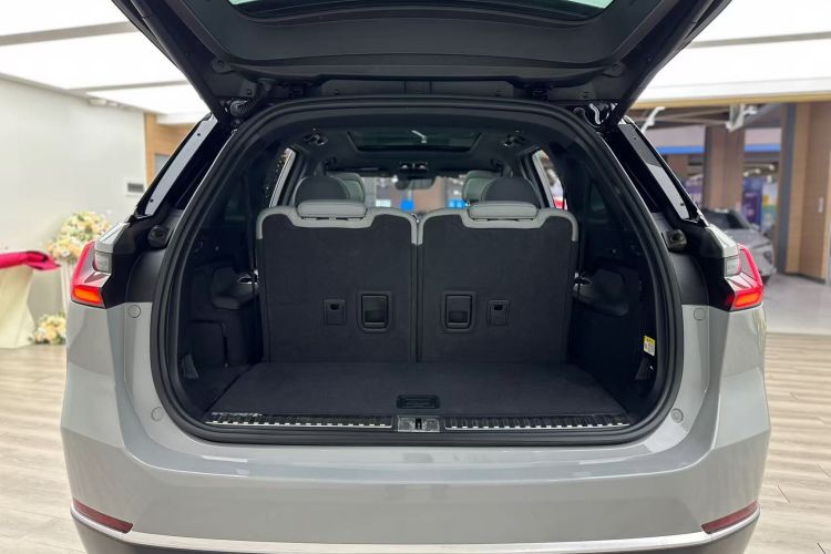 蔚来ES8 2020款 580KM 六座版机舱底盘23