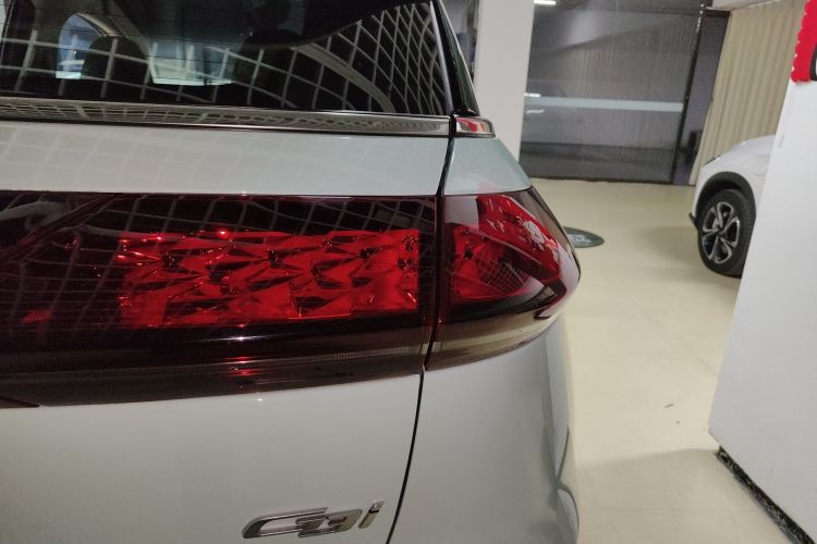 小鹏G3 2021款 G3i 460G车身外观9