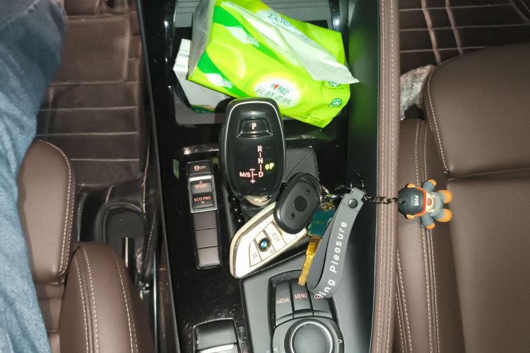 宝马X2 2020款 sDrive20i M越野套装中控内饰18