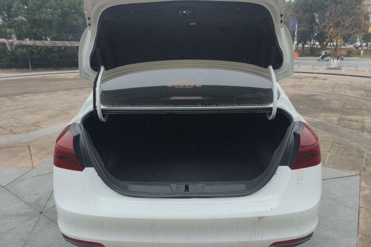 吉利汽车 帝豪 2020款 1.5L CVT豪华型机舱底盘23