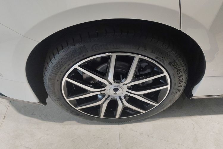 腾势Z9 2024款 1100km 四驱Max版车身外观6003