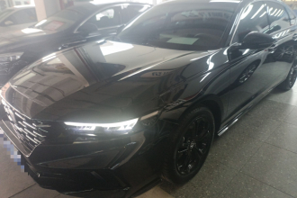 本田 雅阁 2025款 运动系列 260TURBO 豪华版