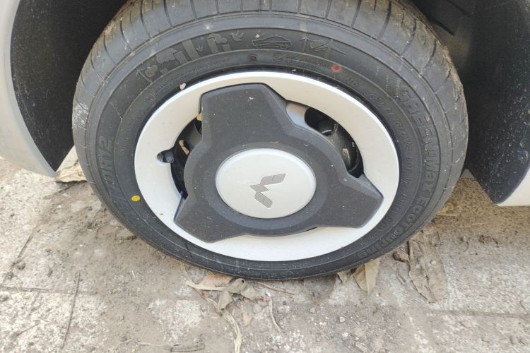 五菱汽车 宏光MINIEV 2024款 第三代 215km 青春版车身外观6007