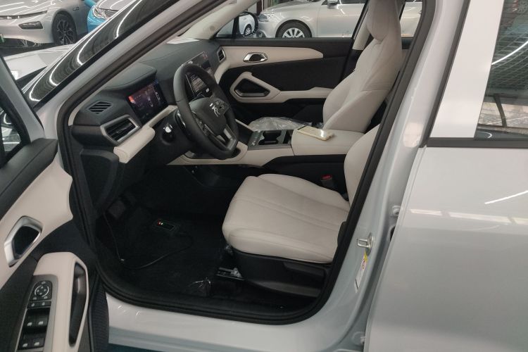 比亚迪 元UP 2025款 智驾版 401KM 活力版局部细节19