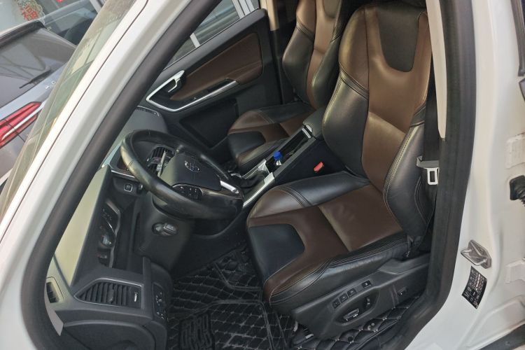 沃尔沃XC60 2016款 T5 AWD 智远版中控内饰19