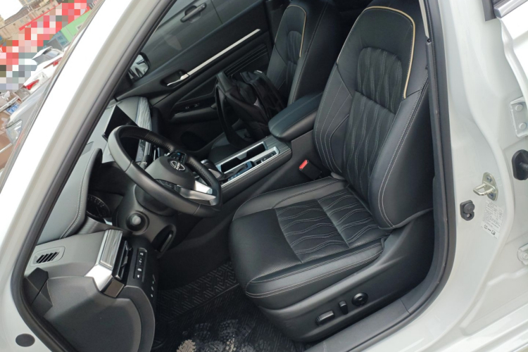 日产 天籁 2022款 2.0T XL 进享版局部细节19