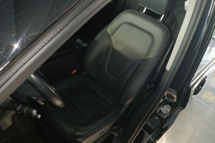 奔驰V级 2018款 V 260 L 尊贵加长版 国VI中控内饰19