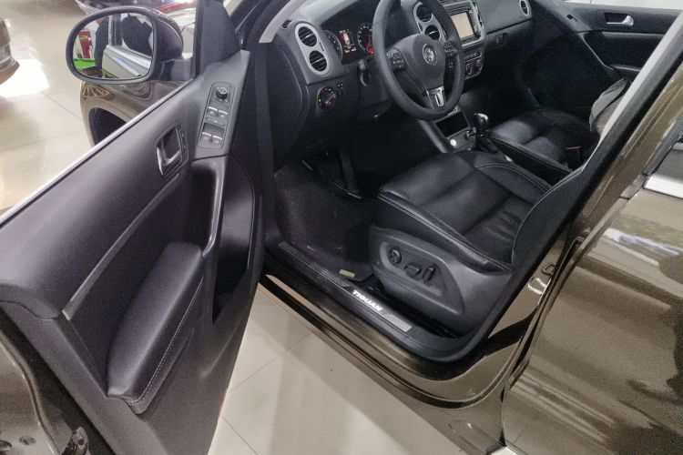 大众 途观 2016款 300TSI 自动四驱豪华版中控内饰20