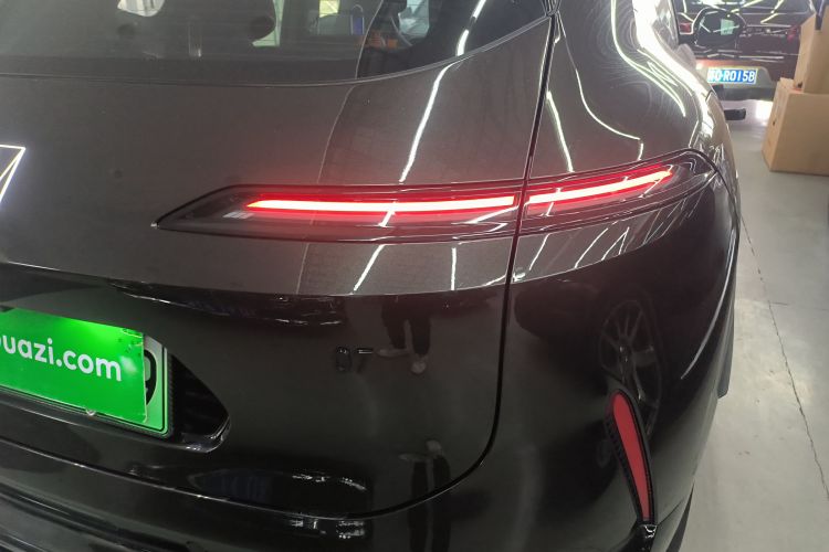 阿维塔07 2024款 Max增程版车身外观9