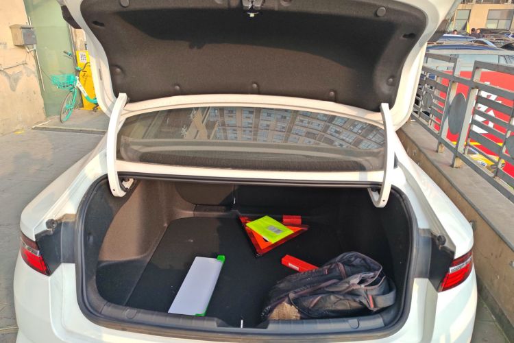 吉利汽车 星瑞 2025款 东方曜 1.5TD 昆仑版机舱底盘23