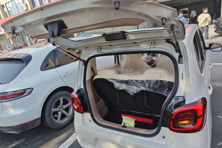 五菱汽车 宏光MINIEV 2025款 四门版 进阶款机舱底盘23