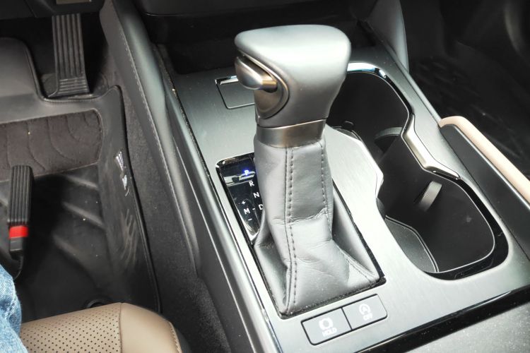 雷克萨斯ES 2022款 200 卓越版中控内饰18