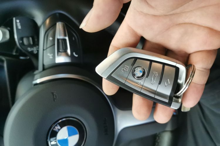 宝马1系 2021款 改款 120i M运动曜夜版中控内饰11