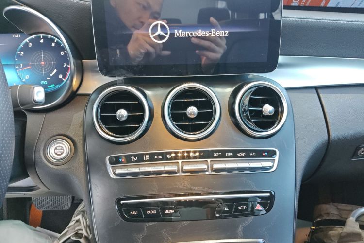 奔驰C级 2020款 C 260 L 运动版中控内饰16
