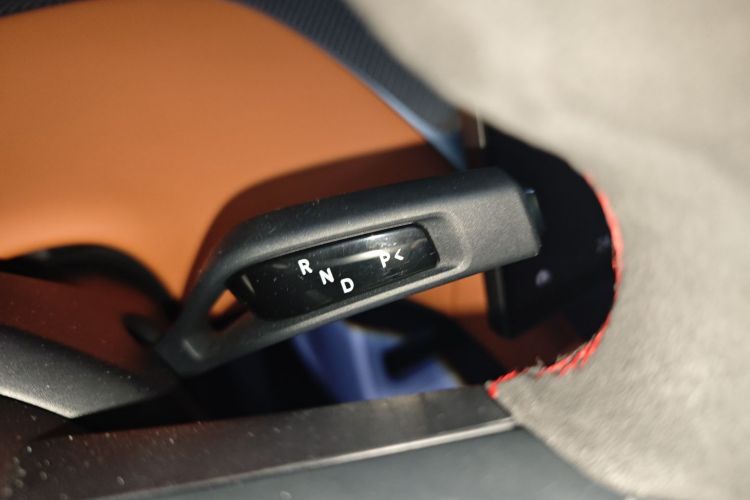 小米汽车 小米YU7 2025款 超长续航高性能四驱Max版中控内饰18