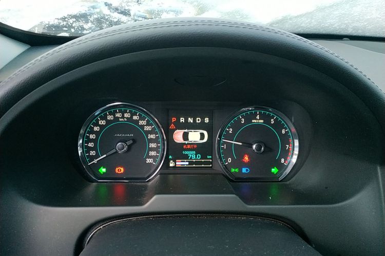 捷豹XF 2014款 XF 2.0T 豪华版中控内饰14