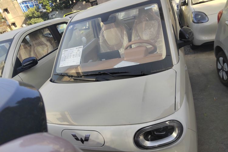 五菱汽车 宏光MINIEV 2024款 第三代 215km 青春版车身外观2