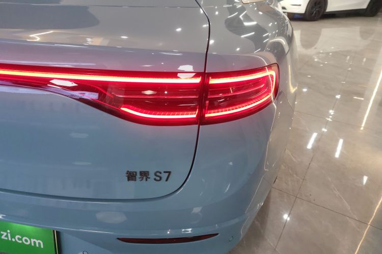 鸿蒙智行 智界S7 2025款 855km Max车身外观9