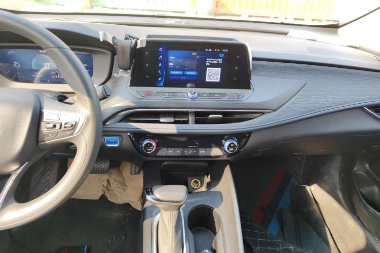 别克 微蓝6 2023款 430km 出行版中控内饰16