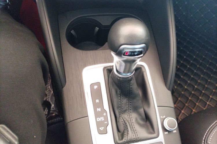 奥迪A3 2019款 Sportback 35 TFSI 进取型 国V中控内饰18