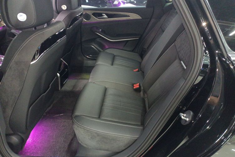 红旗H9 2022款 2.0T 智联旗畅版中控内饰21