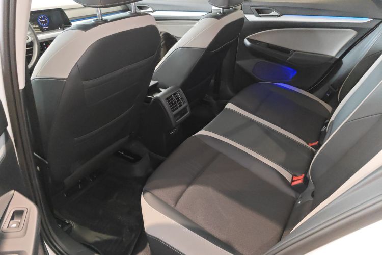 大众 高尔夫 2023款 280TSI DSG Pro中控内饰7004