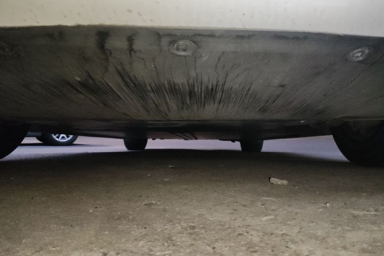 特斯拉 Model 3 2022款 后轮驱动版局部细节9008