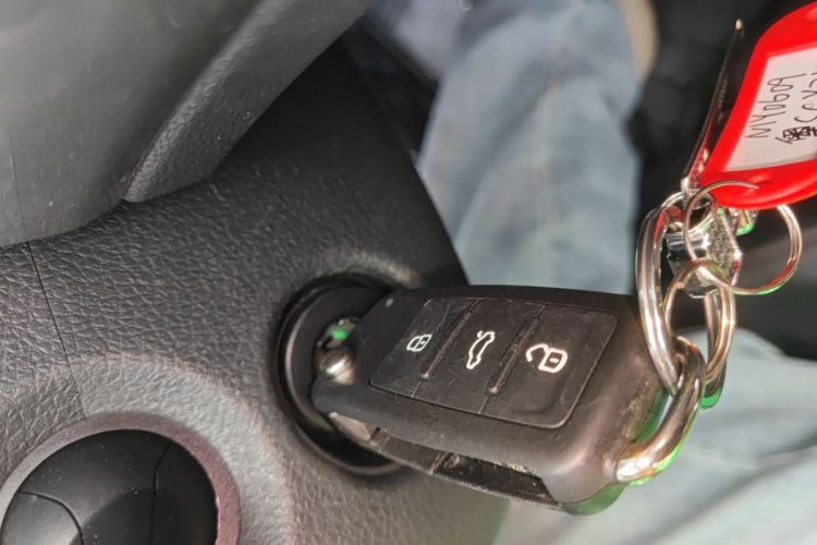 大众 朗逸 2017款 1.6L 自动风尚版中控内饰11