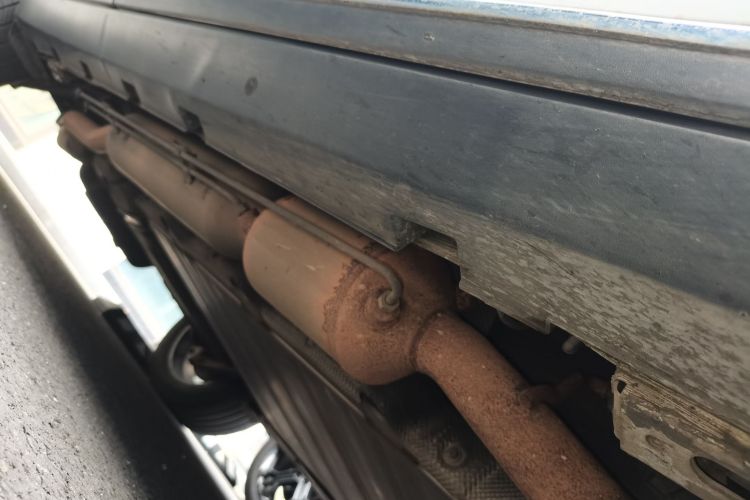 比亚迪 唐新能源 2019款 DM 2.0T 全时四驱智联创享型 7座 国VI局部细节9001