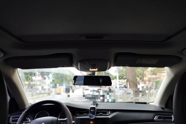 标致408 2016款 1.6T 自动豪华版中控内饰22