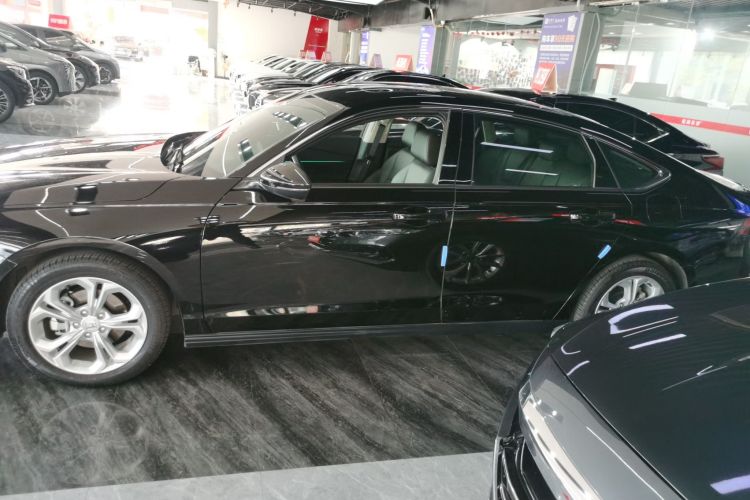 本田 雅阁 2023款 260TURBO 智享版车身外观4