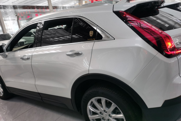 凯迪拉克XT4 2020款 改款 28T 两驱技术型车身外观4