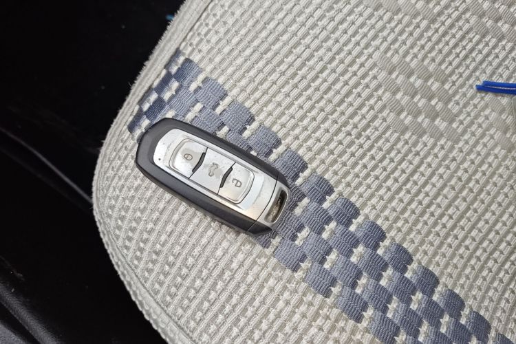 吉利汽车 帝豪 2016款 三厢 1.5L 手动向上版中控内饰7001