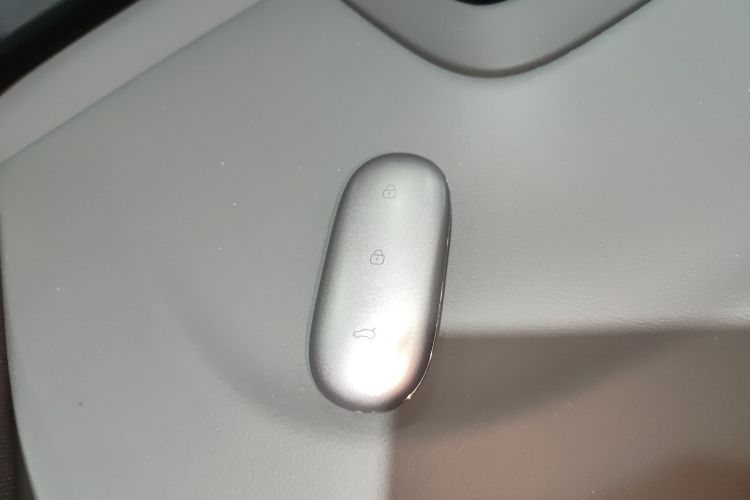 理想汽车 理想L6 2025款 Pro 智能焕新版中控内饰7001