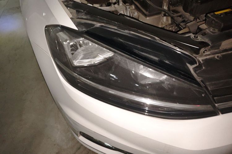 大众 高尔夫 2018款 1.6L 自动舒适型车身外观8