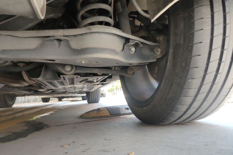 领克05 2020款 2.0TD 四驱时间限量版局部细节9002