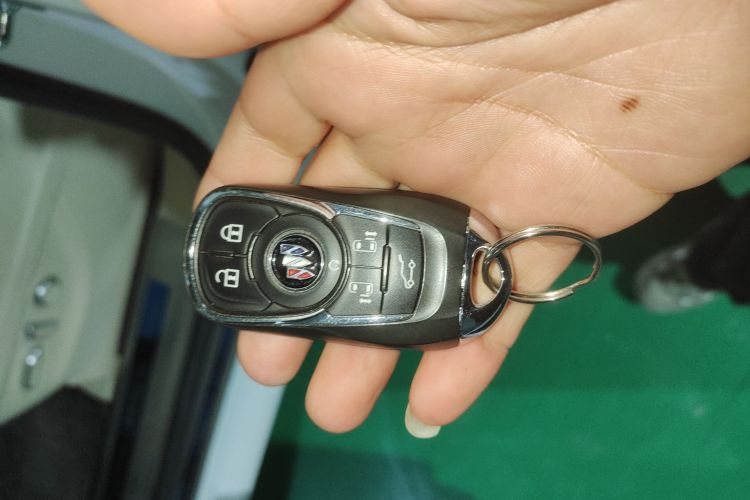 别克GL8 2023款 ES陆尊 豪华型中控内饰11