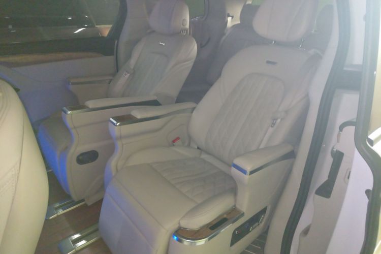 别克GL8 2018款 ES 28T 舒适型 国VI中控内饰21