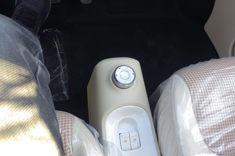 五菱汽车 宏光MINIEV 2024款 第三代 215km 青春版中控内饰18