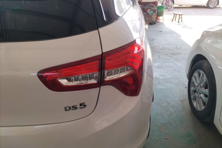 DS 5 2015款 1.6T 雅致版THP160车身外观6006