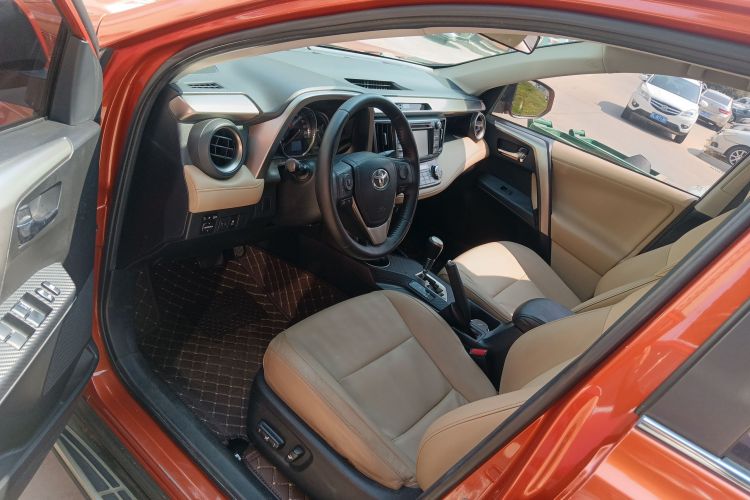 丰田 RAV4荣放 2013款 2.0L CVT四驱新锐版中控内饰7003