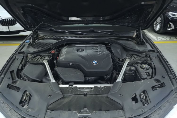 宝马5系 2023款 530Li xDrive 豪华套装机舱底盘24