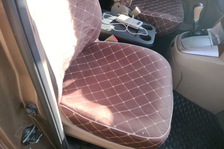 福田 风景G5 2020款 2.0L长轴平顶9座多用途乘用车1TZS局部细节41