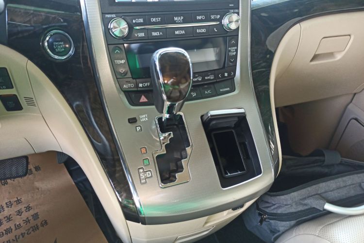 丰田 埃尔法 2012款 3.5L 豪华版中控内饰18