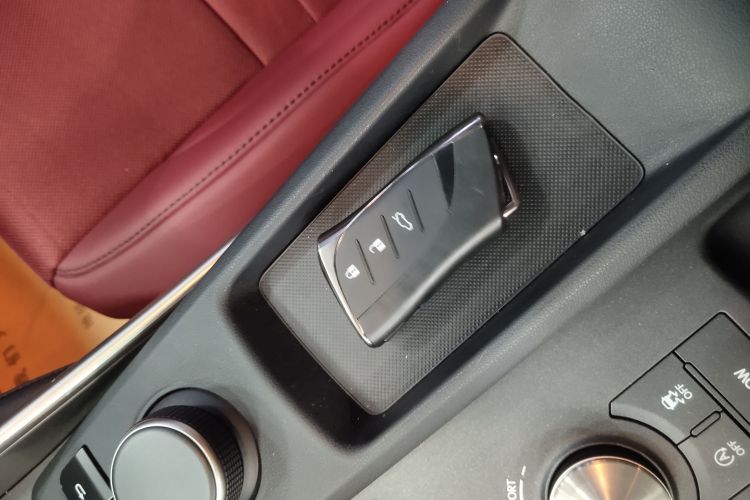 雷克萨斯IS 2017款 300 F SPORT版中控内饰11