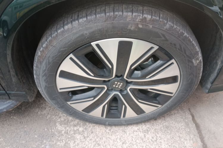 蓝电E5 PLUS 2025款 165km 长续航版PLUS 7座车身外观10